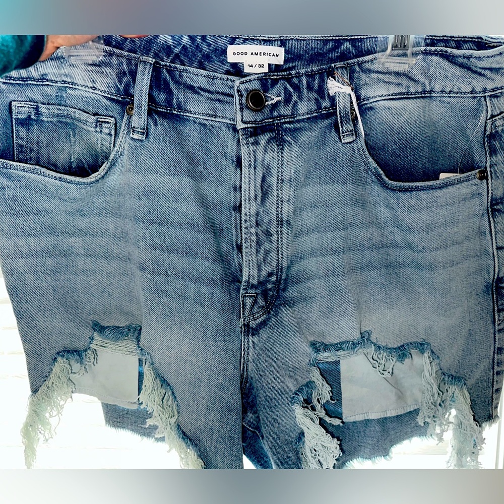 Good American Bombshell Denim Shorts